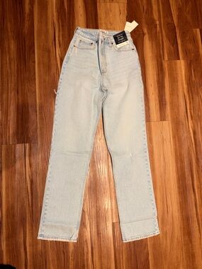 Abercrombie & Fitch Pale Blue '90s Straight Ultra High-Rise Jeans